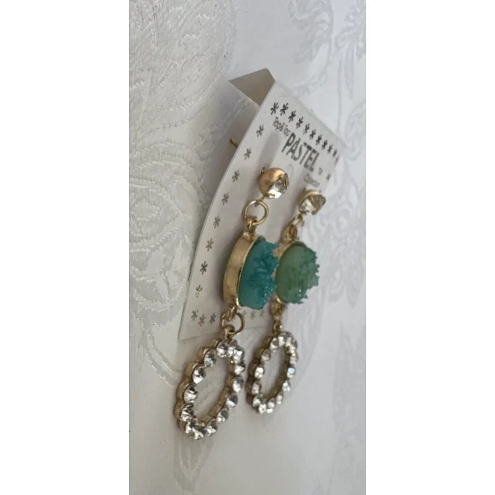 Pastel Faux Green Crystal Gold Rhinestone Earrings Dangle Drop Festive Party NEW